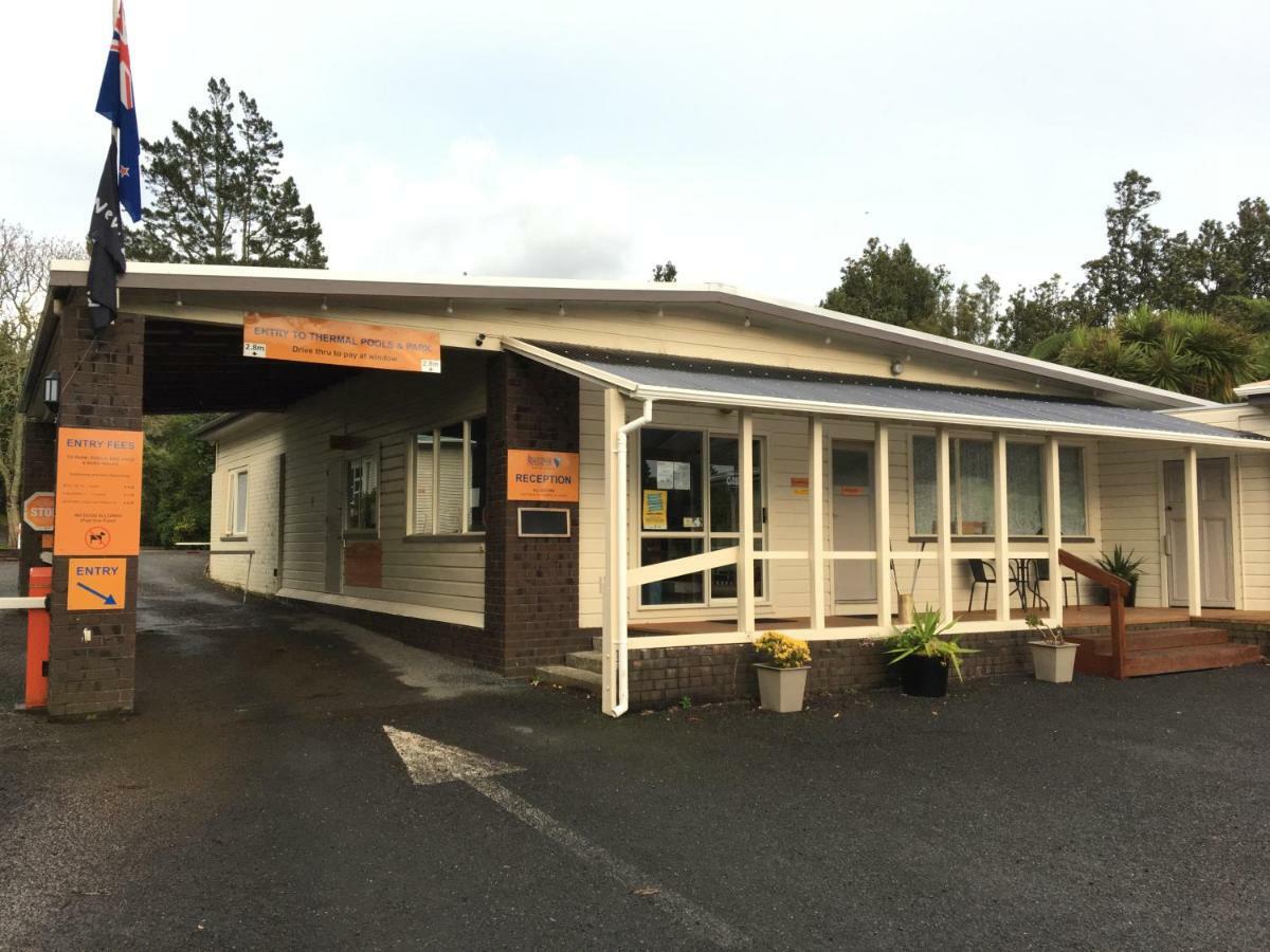 Sapphire Springs Holiday Park And Thermal Pools Katikati Exterior photo